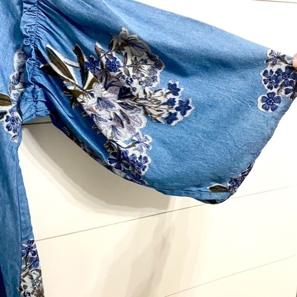 Crimson in Grace Floral Boho Chambray Top, Size Large - Picture 7 of 10